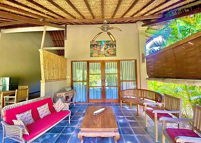 Sunia Loka & Dive Center バニュウェダン